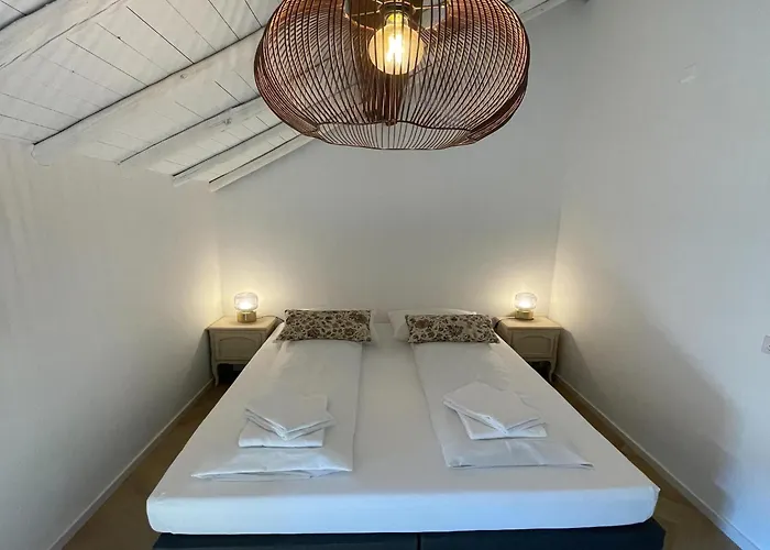 Cozy Voerendaal Getaway For 4 بيت للعطل *