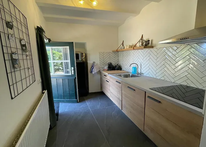 Cozy Voerendaal Getaway For 4 بيت للعطل Voerendaal