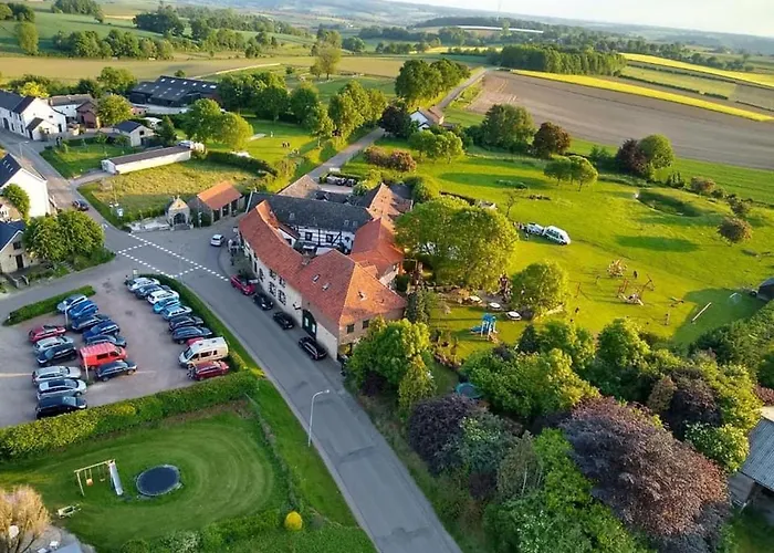 Cozy Voerendaal Getaway For 4 بيت للعطل